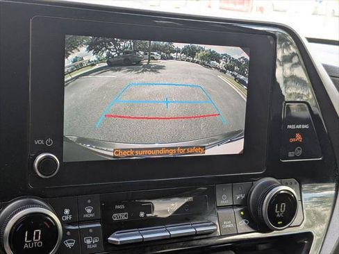 Certified 2024 Toyota Highlander XLE FWD image 21