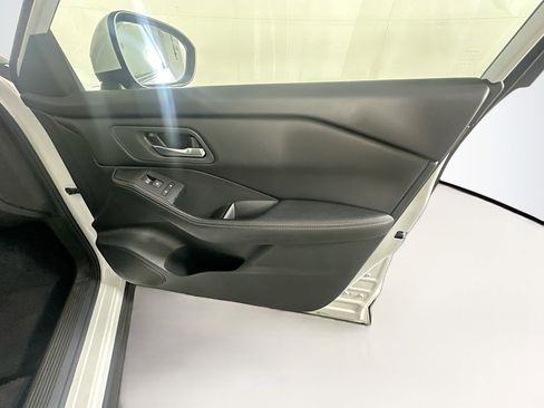 Used 2024 Nissan Rogue SV AWD/4WD image 31