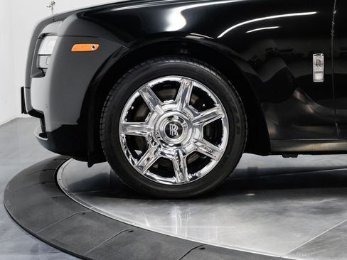 Used 2011 Rolls-Royce Ghost image 26