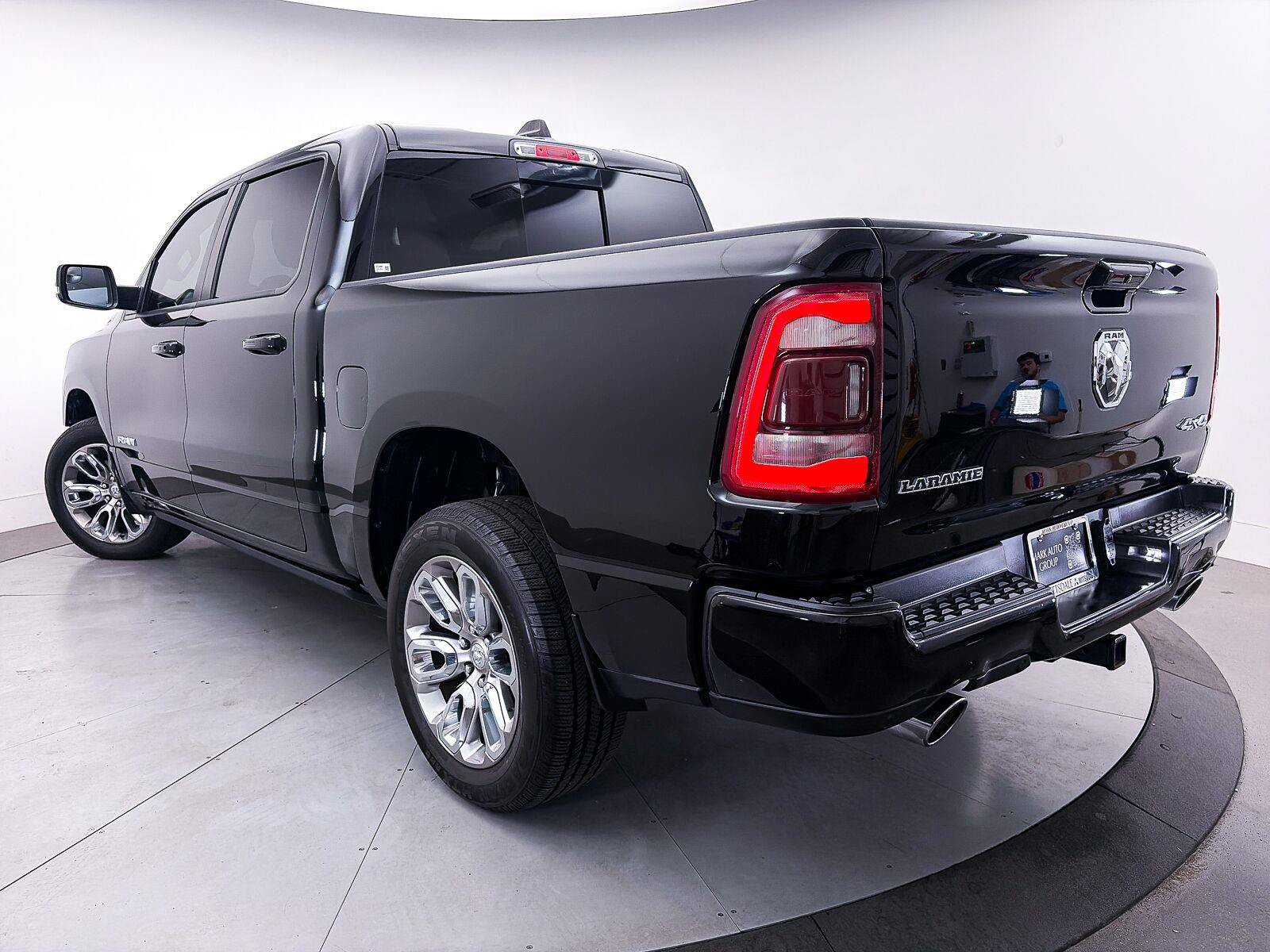 Used 2023 RAM 1500 Laramie AWD/4WD image 2