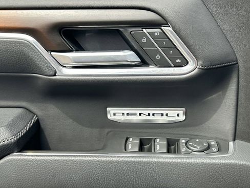 Used 2025 GMC Sierra 1500 Denali image 23