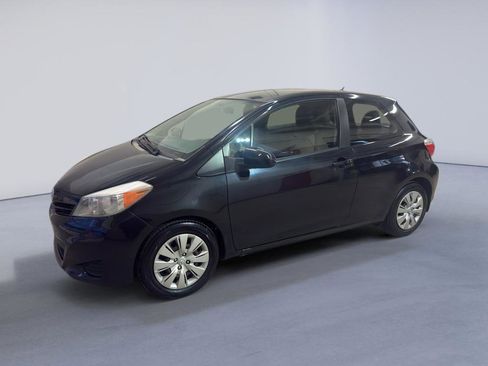 Used 2013 Toyota Yaris L image 3