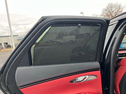 Used 2025 Genesis GV70 2.5T w/ Sport Prestige Package image 33