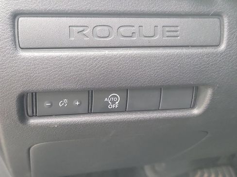 Used 2024 Nissan Rogue S AWD/4WD image 18