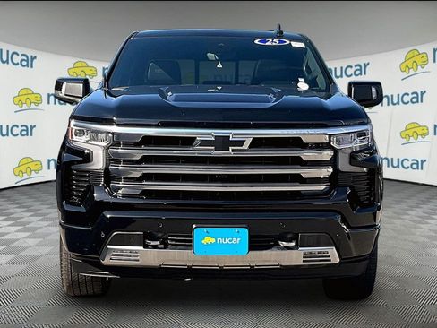 Used 2025 Chevrolet Silverado 1500 High Country w/ Technology Package AWD/4WD image 2
