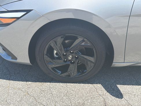 Certified 2026 Hyundai Elantra SEL FWD image 12