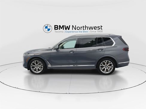 Used 2025 BMW X7 xDrive40i w/ Climate Comfort Package image 13