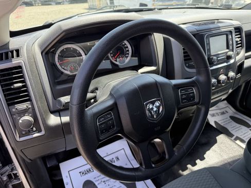 Used 2018 RAM 1500 Express RWD image 17