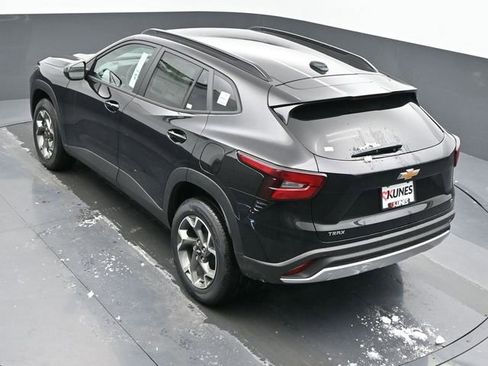 New 2026 Chevrolet Trax LT w/ Driver Confidence Package FWD image 39