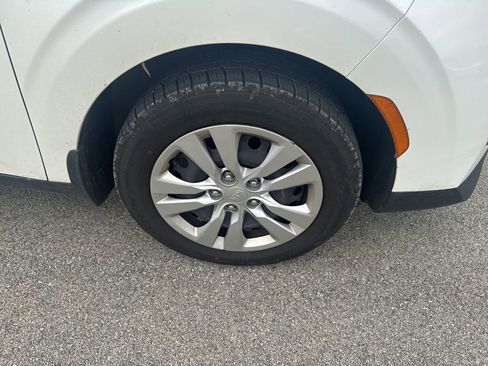 Used 2021 Kia Soul LX image 9