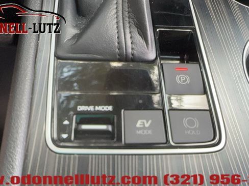 Used 2022 Toyota Sienna Limited FWD image 31