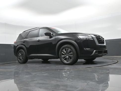 Used 2024 Nissan Pathfinder SV AWD/4WD image 41