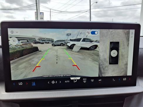 Used 2025 Ford Explorer ST image 10