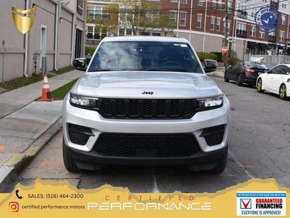 Used 2025 Jeep Grand Cherokee Altitude