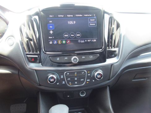 Used 2023 Chevrolet Traverse LT FWD image 26