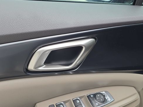 New 2027 Kia Carnival FWD image 19