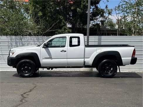 Used 2015 Toyota Tacoma 4x4 Access Cab V6 w/ Convenience Package image 13