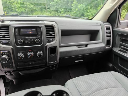 Used 2018 RAM 1500 Express AWD/4WD image 23