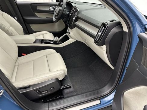 Certified 2023 Volvo XC40 B5 Ultimate w/ Protection Package Premier AWD/4WD image 25