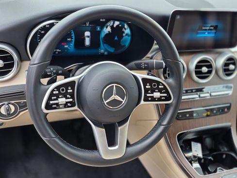 Used 2022 Mercedes-Benz GLC 300 image 17