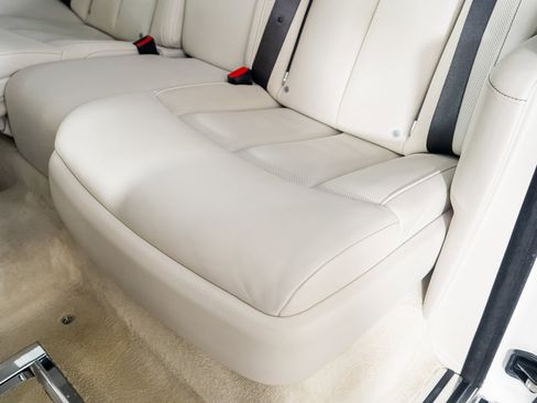 Used 2019 Rolls-Royce Phantom Sedan image 36