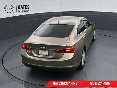 Used 2018 Chevrolet Malibu LT FWD image 40