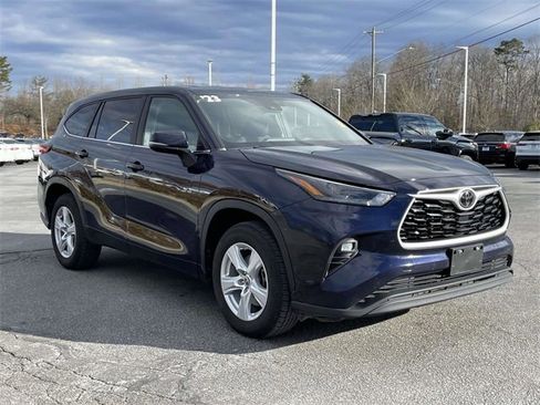 Used 2023 Toyota Highlander LE image 7