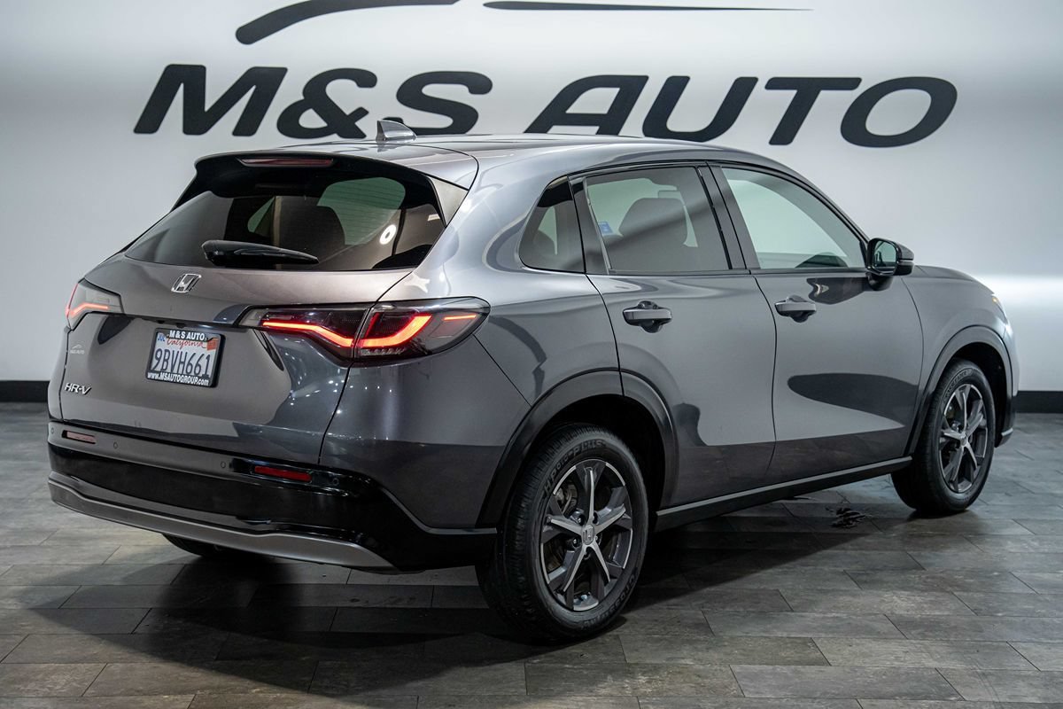 Used 2023 Honda HR-V EX-L image 2