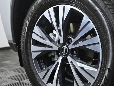 Certified 2023 Nissan Rogue SV image 33