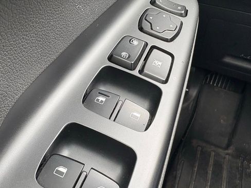 Used 2019 Hyundai Kona SE image 24