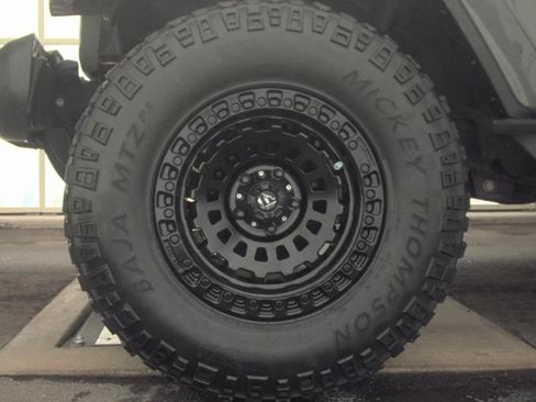 Used 2021 Jeep Gladiator Sport AWD/4WD image 13