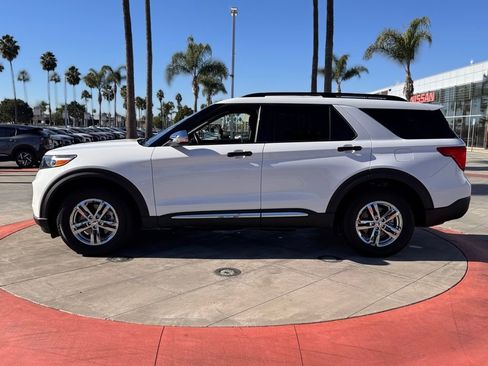 Used 2023 Ford Explorer XLT w/ Equipment Group 202A image 5