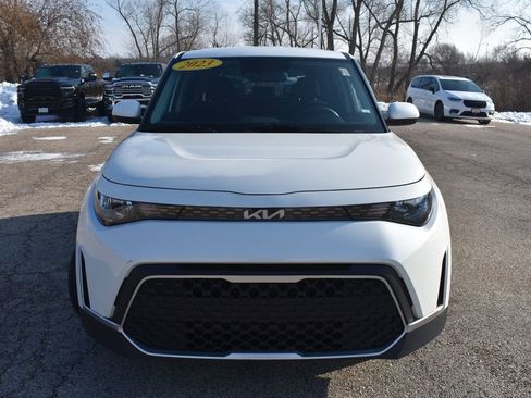 Used 2023 Kia Soul LX w/ LX Technology Package image 11