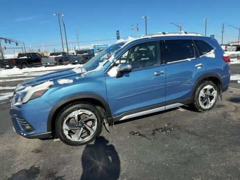 Used 2023 Subaru Forester Touring image 4