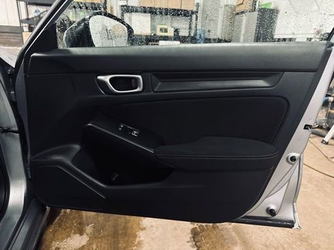 Used 2023 Honda Civic Sport image 12