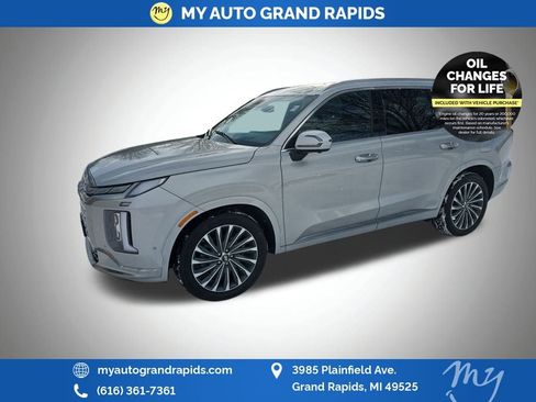 Used 2024 Hyundai Palisade Calligraphy image 3