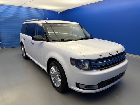 Used 2018 Ford Flex SEL w/ Equipment Group 202A FWD image 2