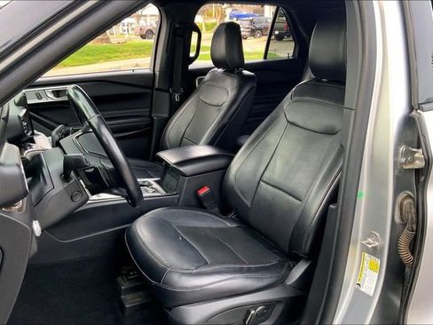 Used 2020 Ford Explorer Limited w/ Class III Trailer Tow Package image 25