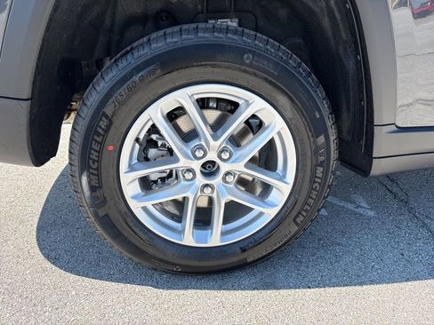 New 2026 Jeep Grand Cherokee Laredo X image 12