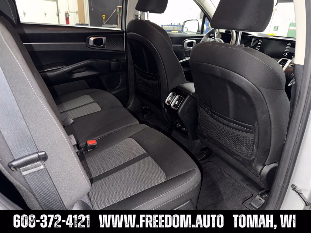 Used 2021 Kia Sorento LX FWD image 18