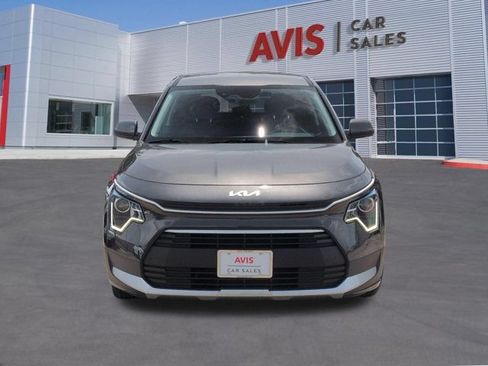 Used 2025 Kia Niro LX FWD image 2