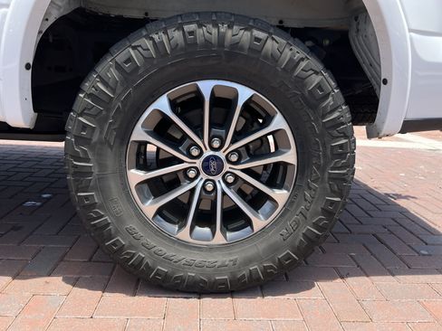 Used 2019 Ford F150 XLT w/ Equipment Group 302A Luxury AWD/4WD image 13