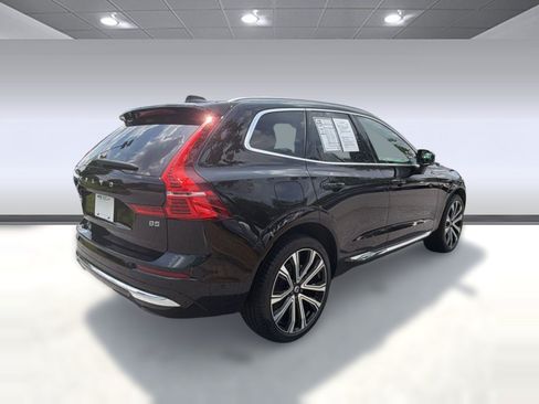 Certified 2023 Volvo XC60 B5 Ultimate w/ Climate Package FWD image 9