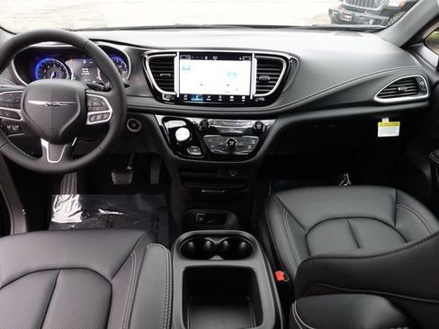 New 2026 Chrysler Pacifica Select image 23