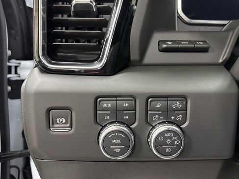 New 2026 GMC Sierra 2500 Denali w/ Denali Reserve Package image 10