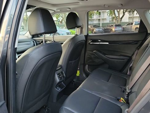 Used 2025 Kia Seltos EX w/ EX Sunroof Package FWD image 6