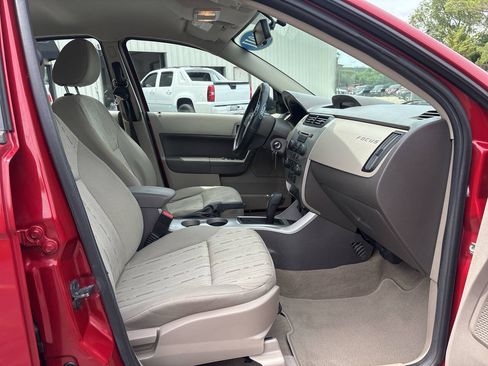 Used 2011 Ford Focus SE w/ 201A Rapid Spec Order Code FWD image 30