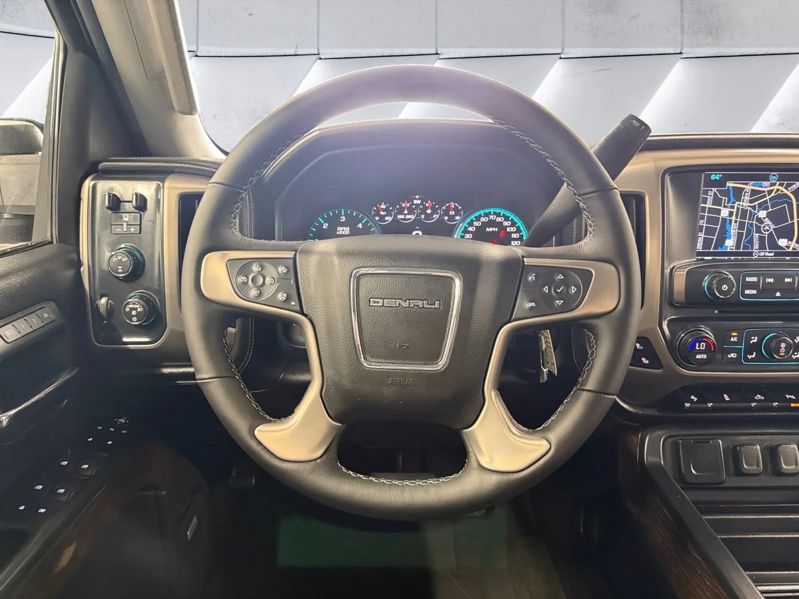 Used 2018 GMC Sierra 2500 Denali w/ Snow Plow Prep Package AWD/4WD image 19