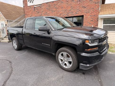 Used 2016 Chevrolet Silverado 1500 Custom w/ Custom Convenience Package AWD/4WD image 2