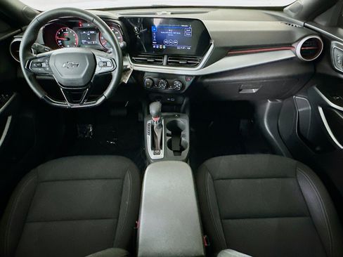 Used 2025 Chevrolet Trax RS image 26